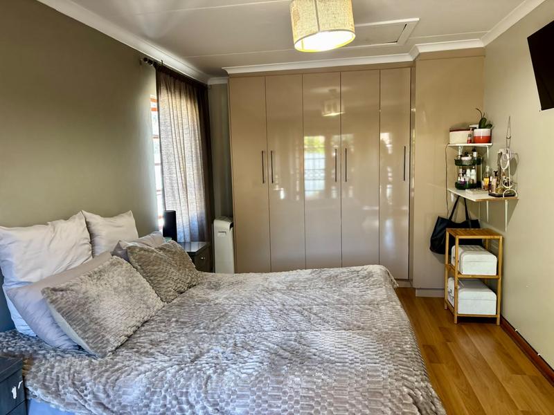 4 Bedroom Property for Sale in Pellissier Free State